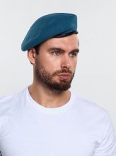 Берет голубой катаный