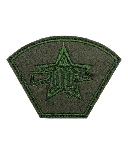 Шеврон вышитый кулак зеленый