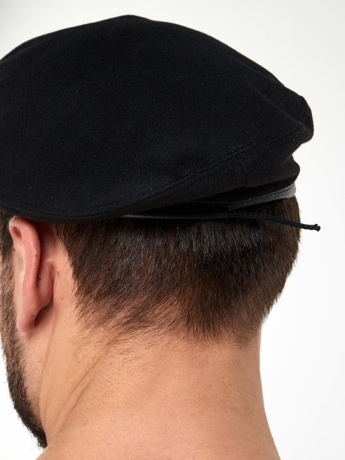 Берет черный &mdash; 3